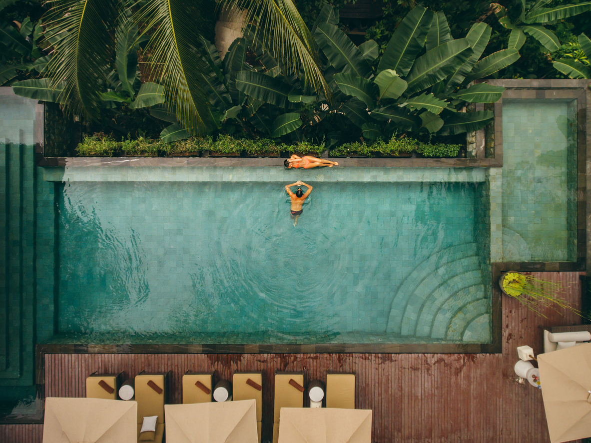 Voyage de luxe — vue aérienne piscine